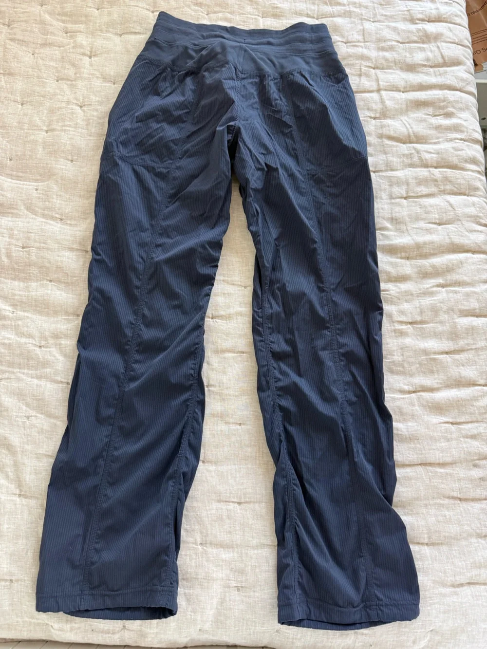 Lululemon Athletica Dance Studio Pant III Regular Unlined Blue Size 6